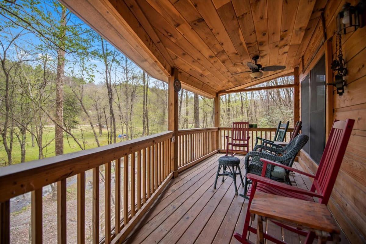 Vila Cozy Cabin Beside Briar Creek, Fire Pit, Wifi Ellijay Exteriér fotografie
